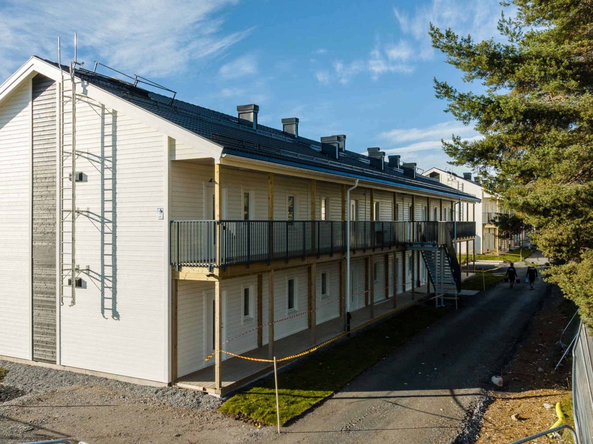 Jorntrahus Pro lägenheter prefabricerat loftgangshus Kvarnbacken Kage 2 webb